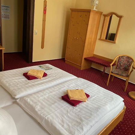 Hotel Garni Am Dippeplatz 크베들린부르크 외부 사진