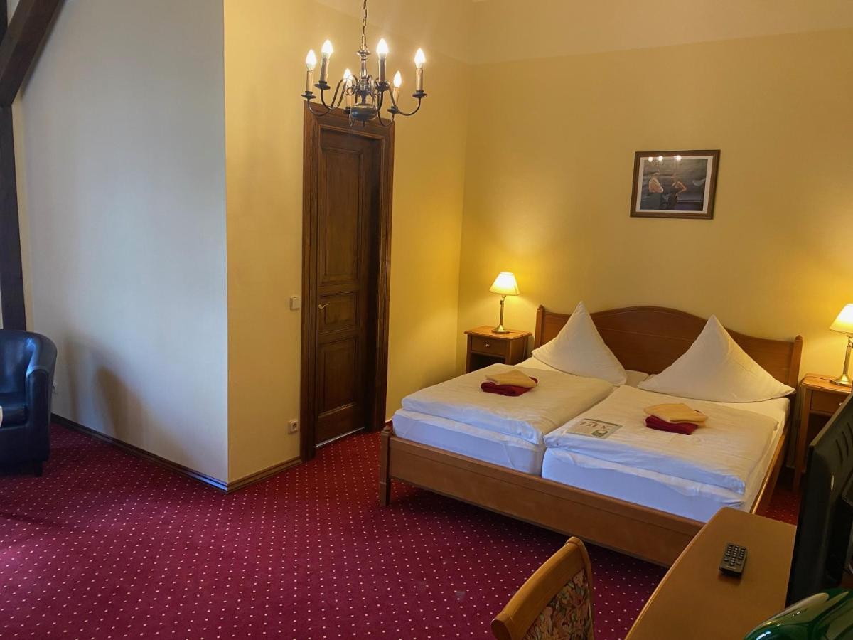 Hotel Garni Am Dippeplatz 크베들린부르크 외부 사진
