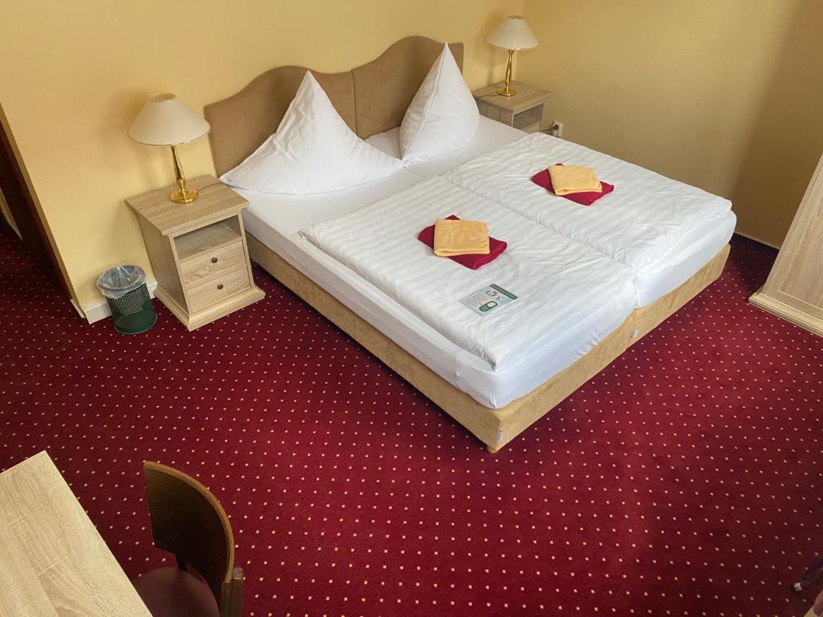 Hotel Garni Am Dippeplatz 크베들린부르크 외부 사진