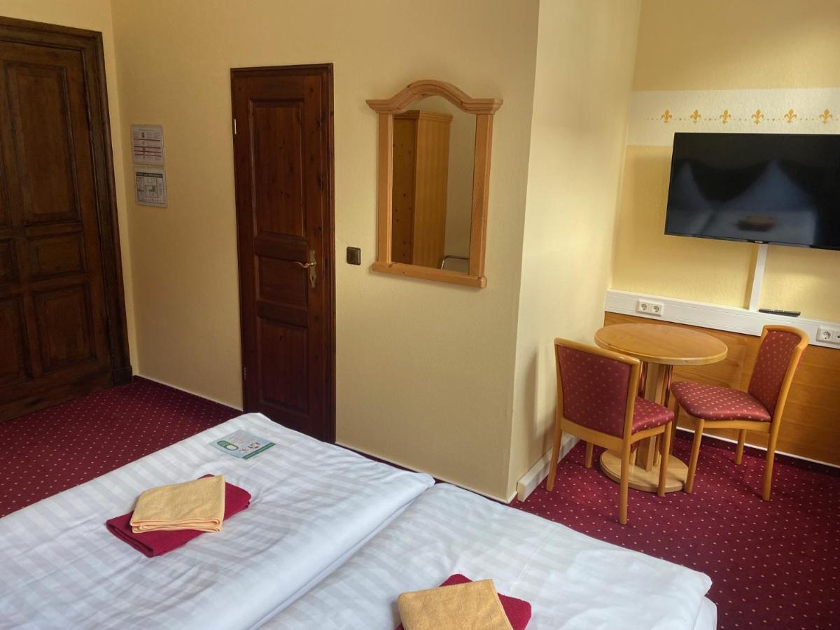 Hotel Garni Am Dippeplatz 크베들린부르크 외부 사진