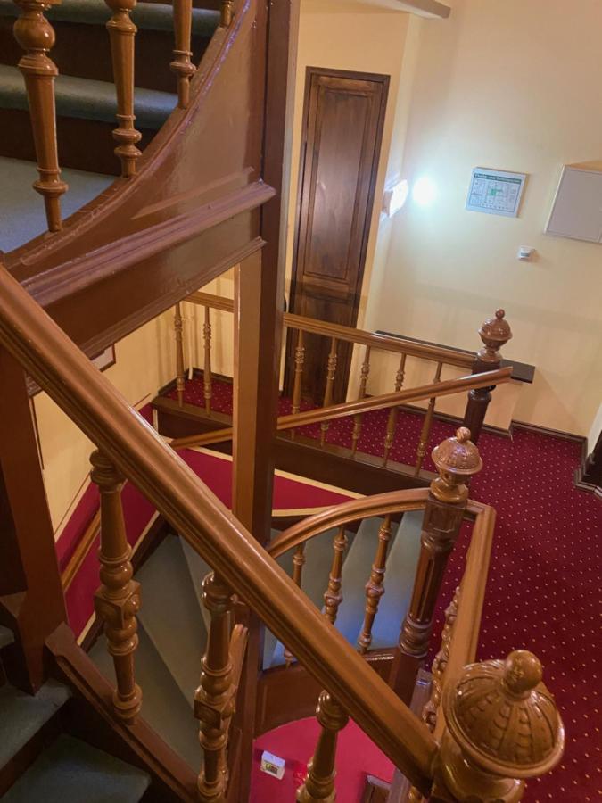 Hotel Garni Am Dippeplatz 크베들린부르크 외부 사진