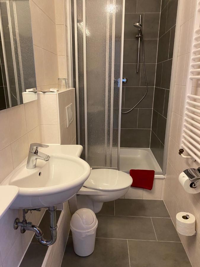 Hotel Garni Am Dippeplatz 크베들린부르크 외부 사진