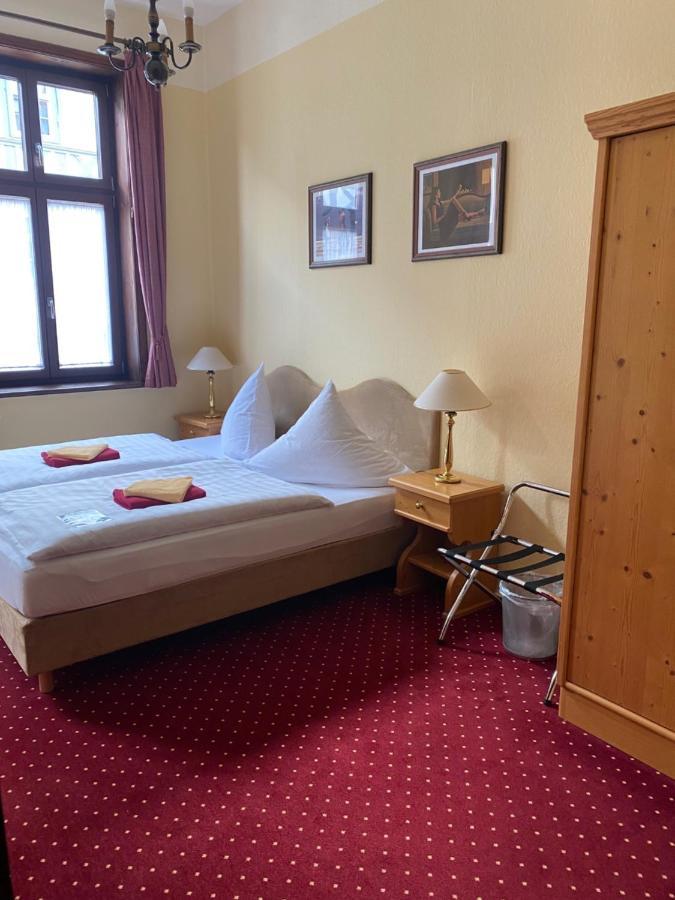 Hotel Garni Am Dippeplatz 크베들린부르크 외부 사진