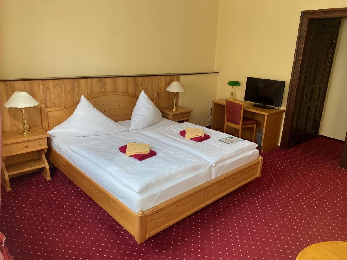 Hotel Garni Am Dippeplatz 크베들린부르크 외부 사진