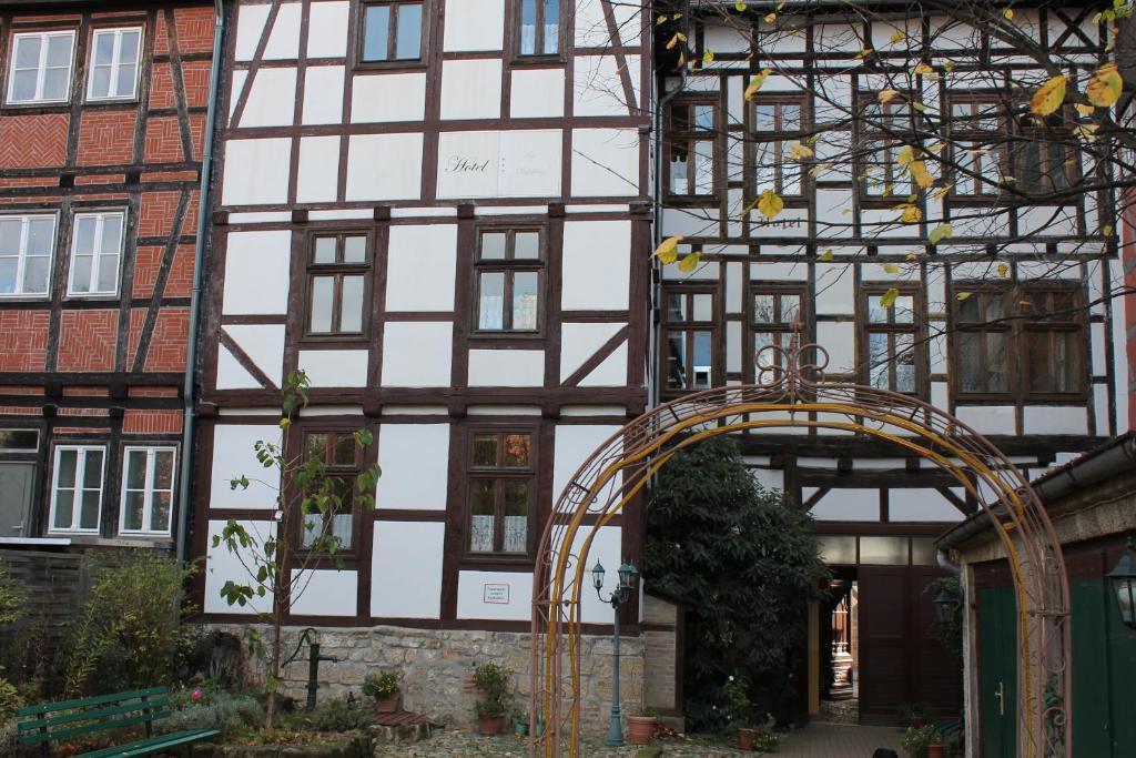 Hotel Garni Am Dippeplatz 크베들린부르크 외부 사진