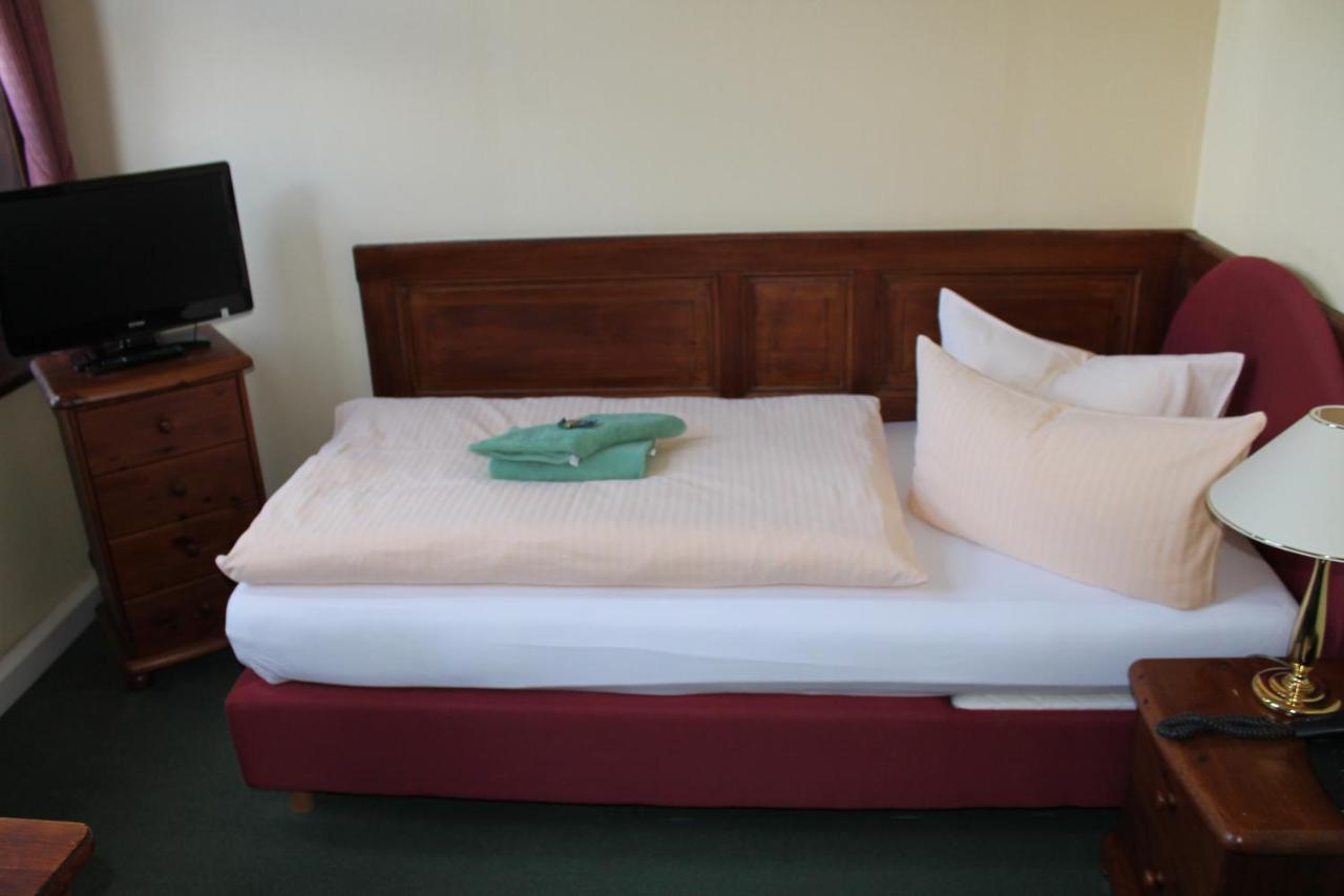 Hotel Garni Am Dippeplatz 크베들린부르크 외부 사진